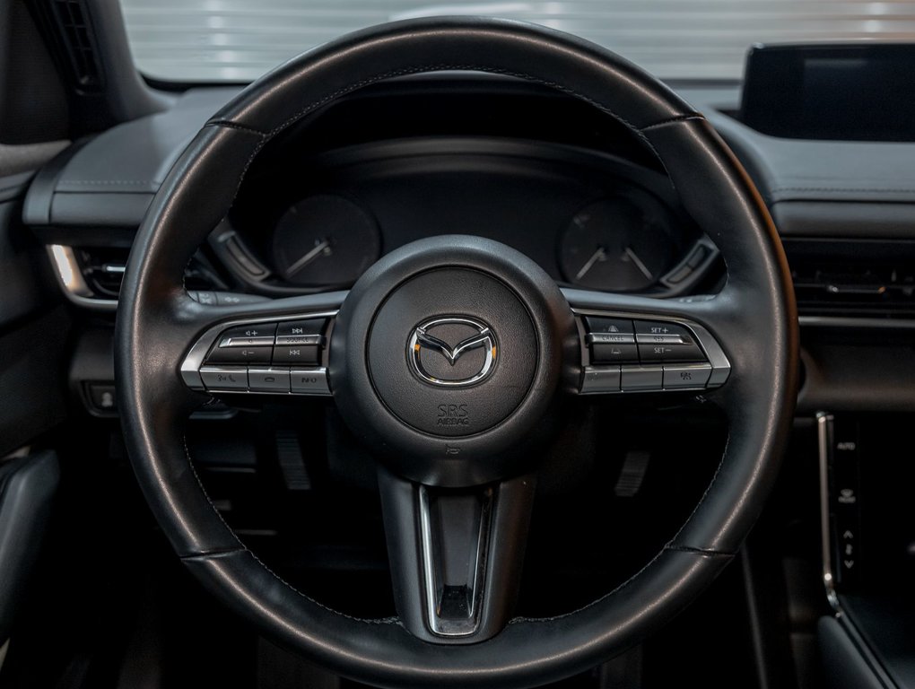 2023 Mazda MX-30 EV in St-Jérôme, Quebec - 12 - w1024h768px