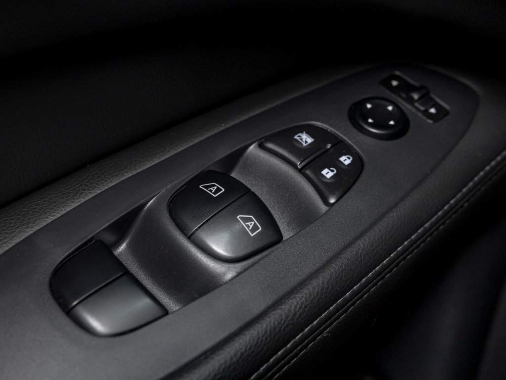 2020 Nissan Pathfinder in St-Jérôme, Quebec - 25 - w1024h768px