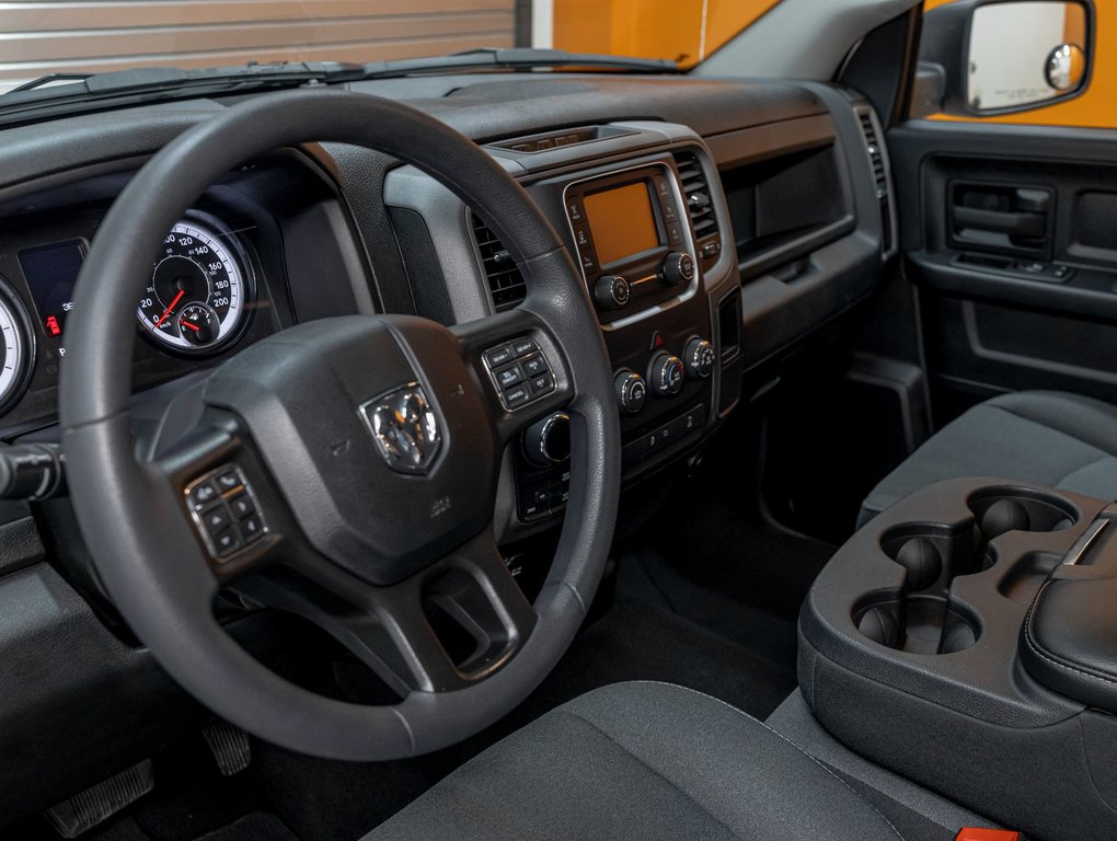 Ram 1500 Classic  2022 à St-Jérôme, Québec - 2 - w1024h768px