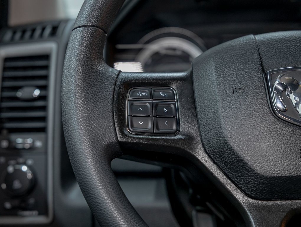 2022 Ram 1500 Classic in St-Jérôme, Quebec - 14 - w1024h768px