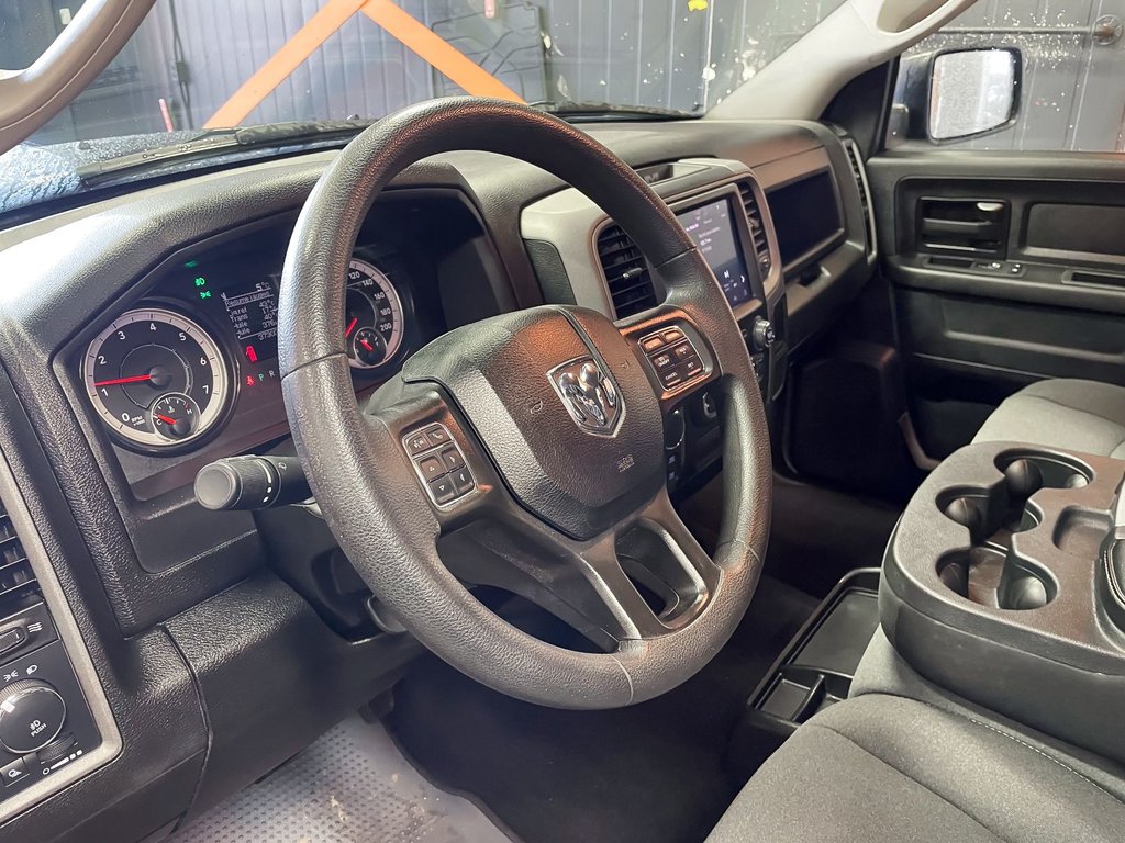 2022 Ram 1500 Classic in St-Jérôme, Quebec - 3 - w1024h768px