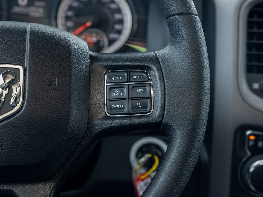 2023 Ram 1500 Classic in St-Jérôme, Quebec - 16 - w1024h768px