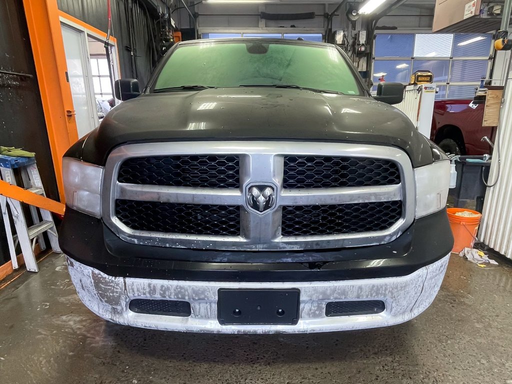 Ram 1500 Classic  2023 à St-Jérôme, Québec - 4 - w1024h768px