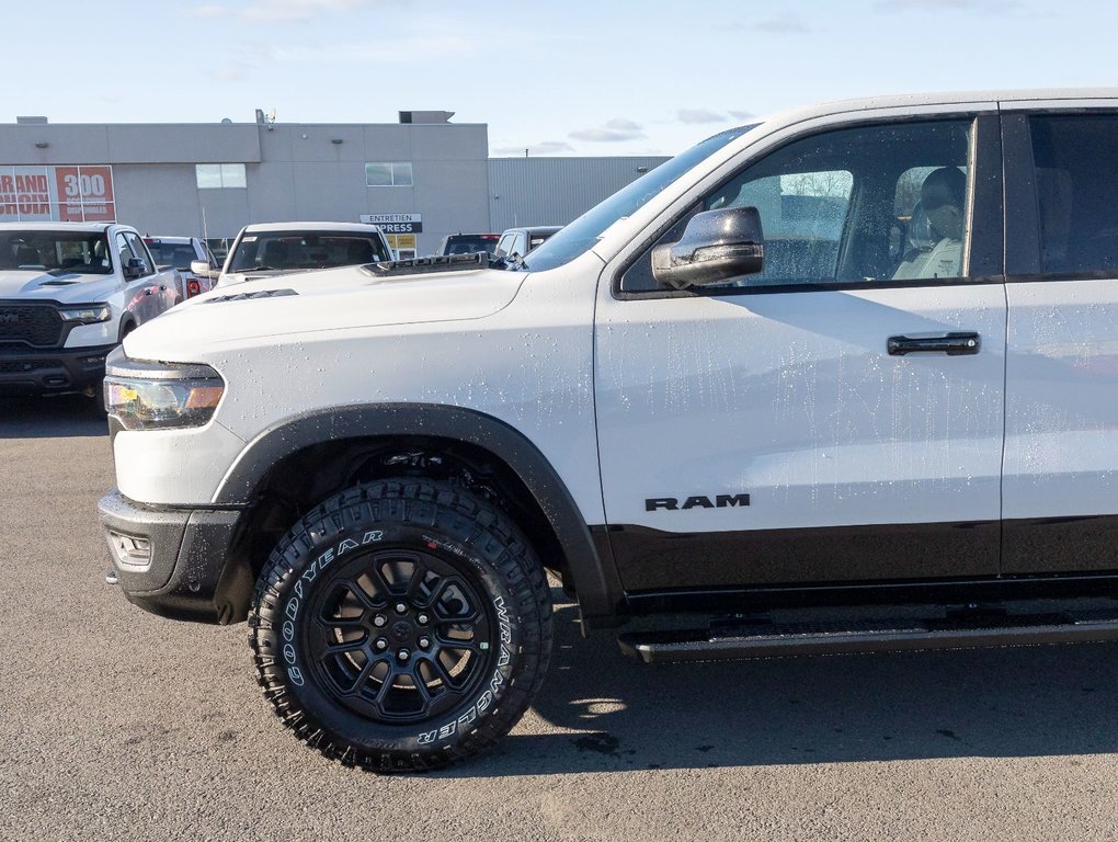 2025 Ram 1500 in St-Jérôme, Quebec - 38 - w1024h768px