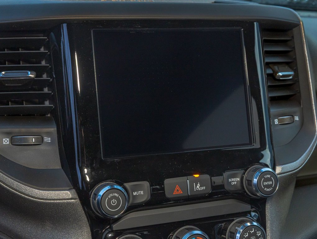 2025 Ram 1500 in St-Jérôme, Quebec - 16 - w1024h768px