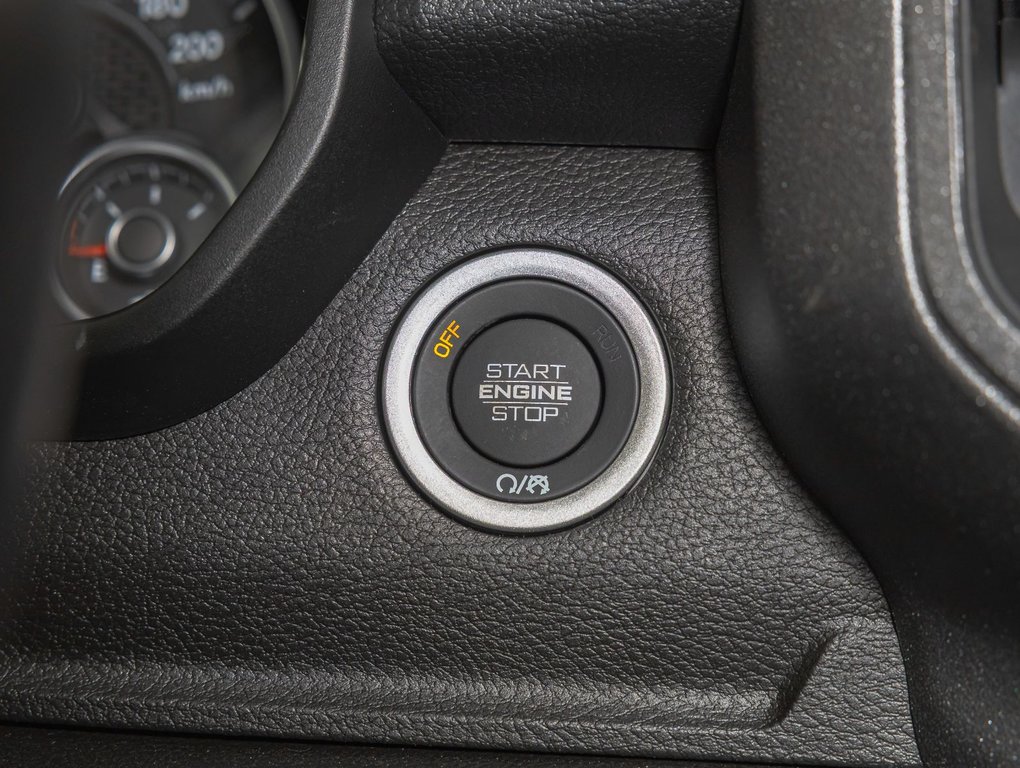 2025 Ram 1500 in St-Jérôme, Quebec - 18 - w1024h768px
