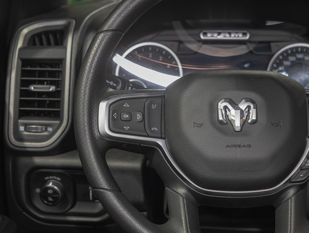 2025 Ram 1500 in St-Jérôme, Quebec - 14 - w1024h768px