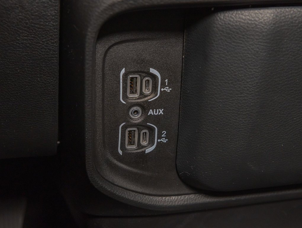 2025 Ram 1500 in St-Jérôme, Quebec - 23 - w1024h768px