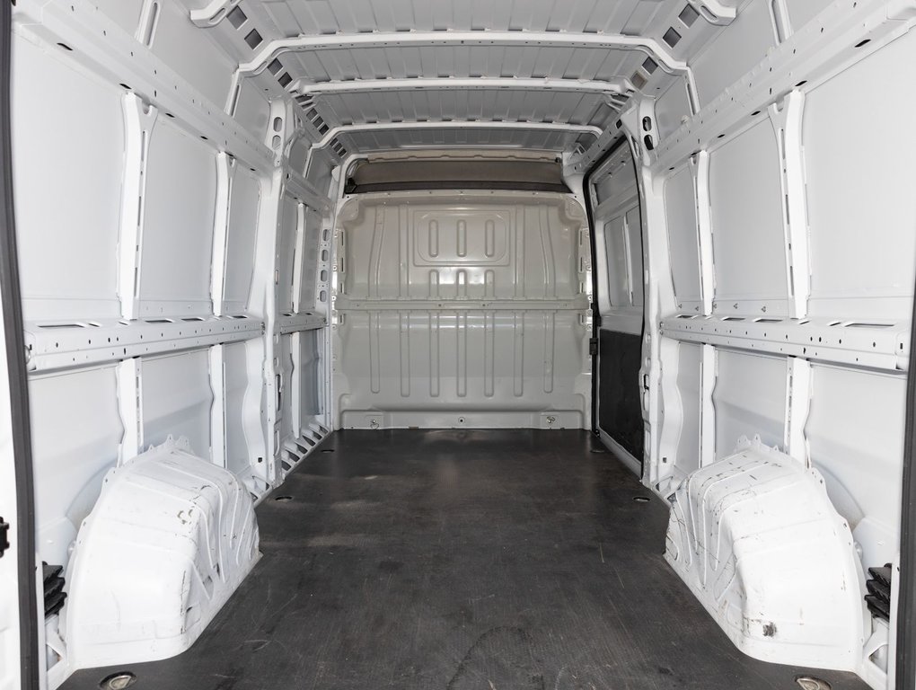 2023 Ram ProMaster Cargo Van in St-Jérôme, Quebec - 21 - w1024h768px