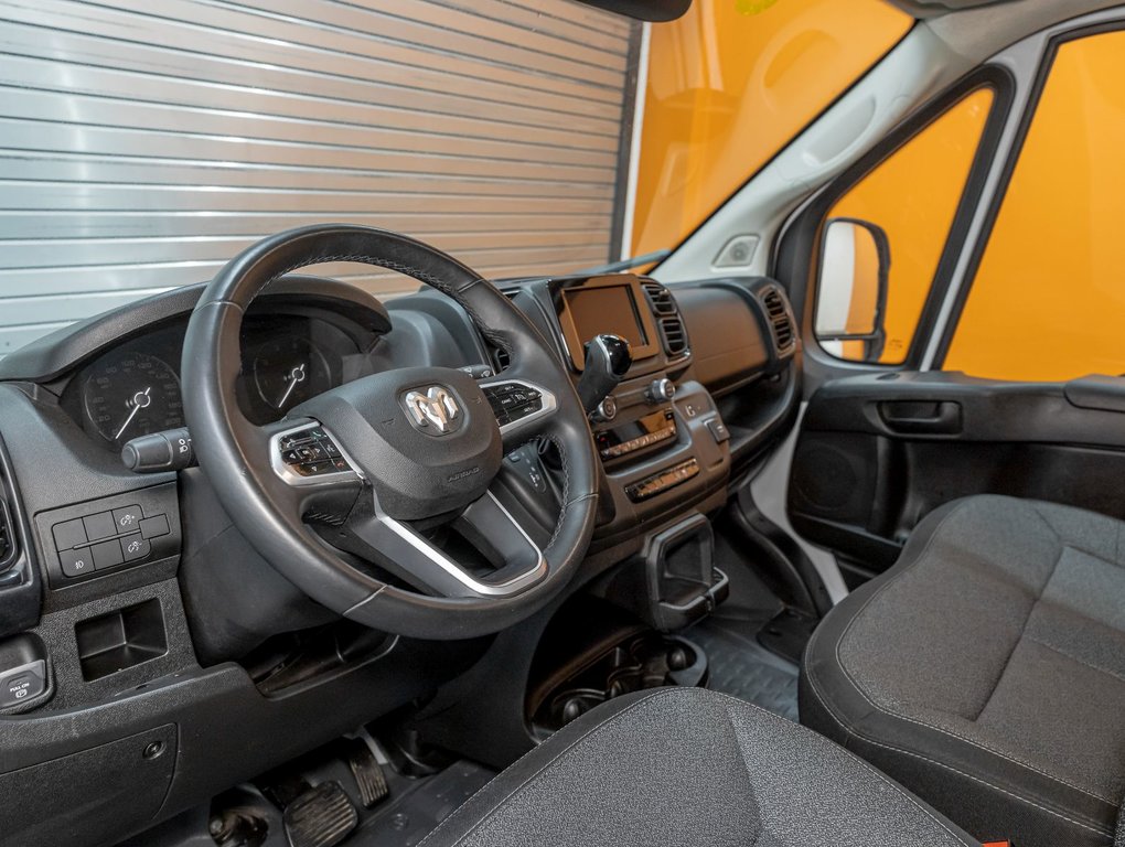2023 Ram ProMaster Cargo Van in St-Jérôme, Quebec - 2 - w1024h768px