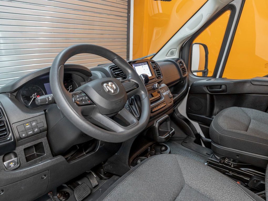 2023 Ram ProMaster Cargo Van in St-Jérôme, Quebec - 2 - w1024h768px