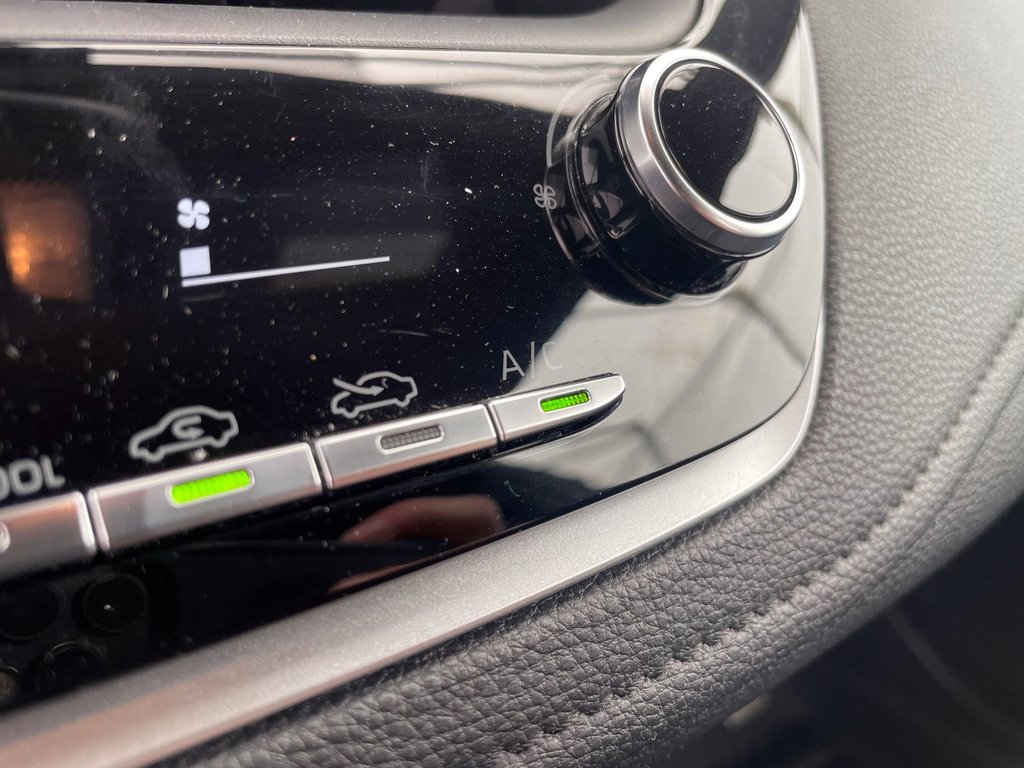 2022 Toyota Corolla in St-Jérôme, Quebec - 10 - w1024h768px