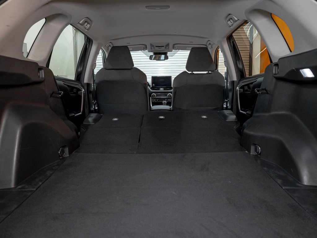 Toyota RAV4  2023 à St-Jérôme, Québec - 30 - w1024h768px