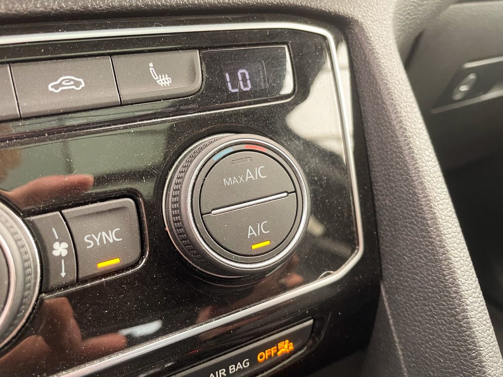 Volkswagen Atlas Cross Sport  2022 à St-Jérôme, Québec - 18 - w1024h768px