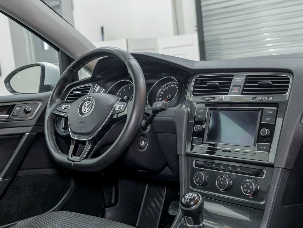 2018 Volkswagen Golf in St-Jérôme, Quebec - 23 - w1024h768px