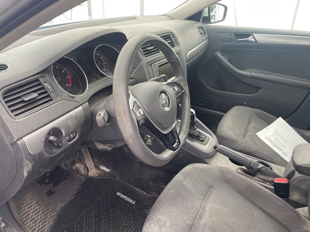 Volkswagen Jetta  2016 à St-Jérôme, Québec - 3 - w1024h768px