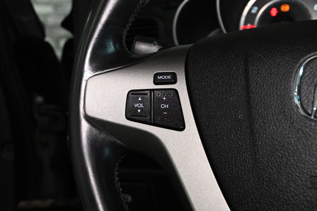 2012 Acura MDX 7 PASSAGERS - DVD - in Montréal, Quebec - 18 - w1024h768px