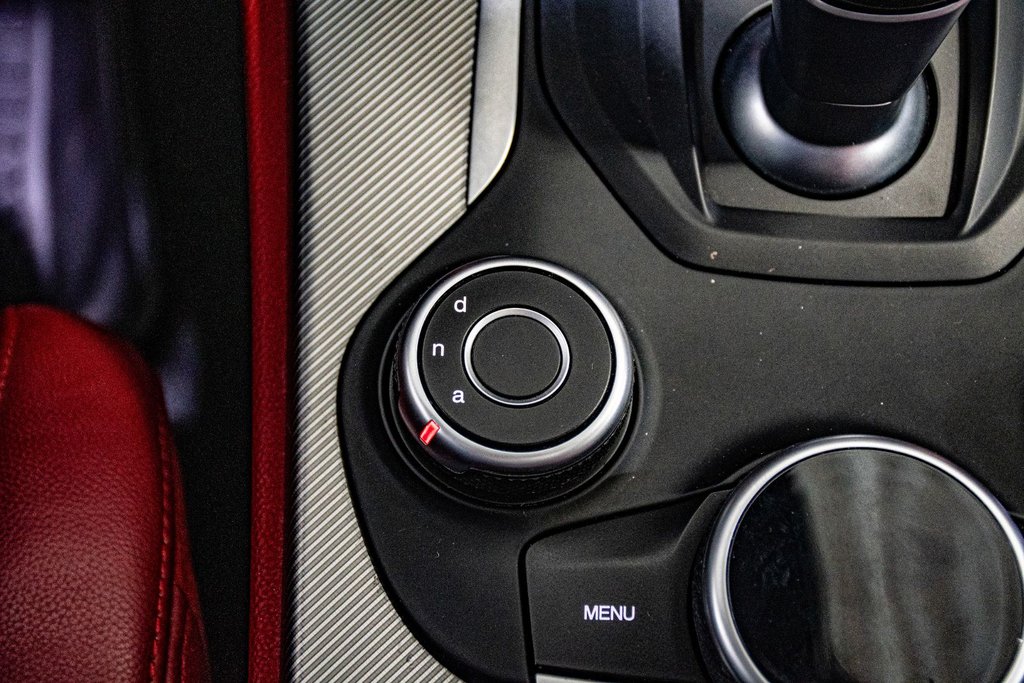 2018 Alfa Romeo Stelvio Ti SPORT NAVI CAMERA TOIT PANO CUIR HARMAN-KARDON in Montréal, Quebec - 26 - w1024h768px