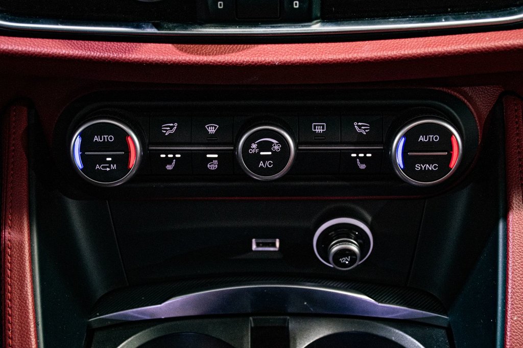 2018 Alfa Romeo Stelvio Ti SPORT NAVI CAMERA TOIT PANO CUIR HARMAN-KARDON in Montréal, Quebec - 25 - w1024h768px