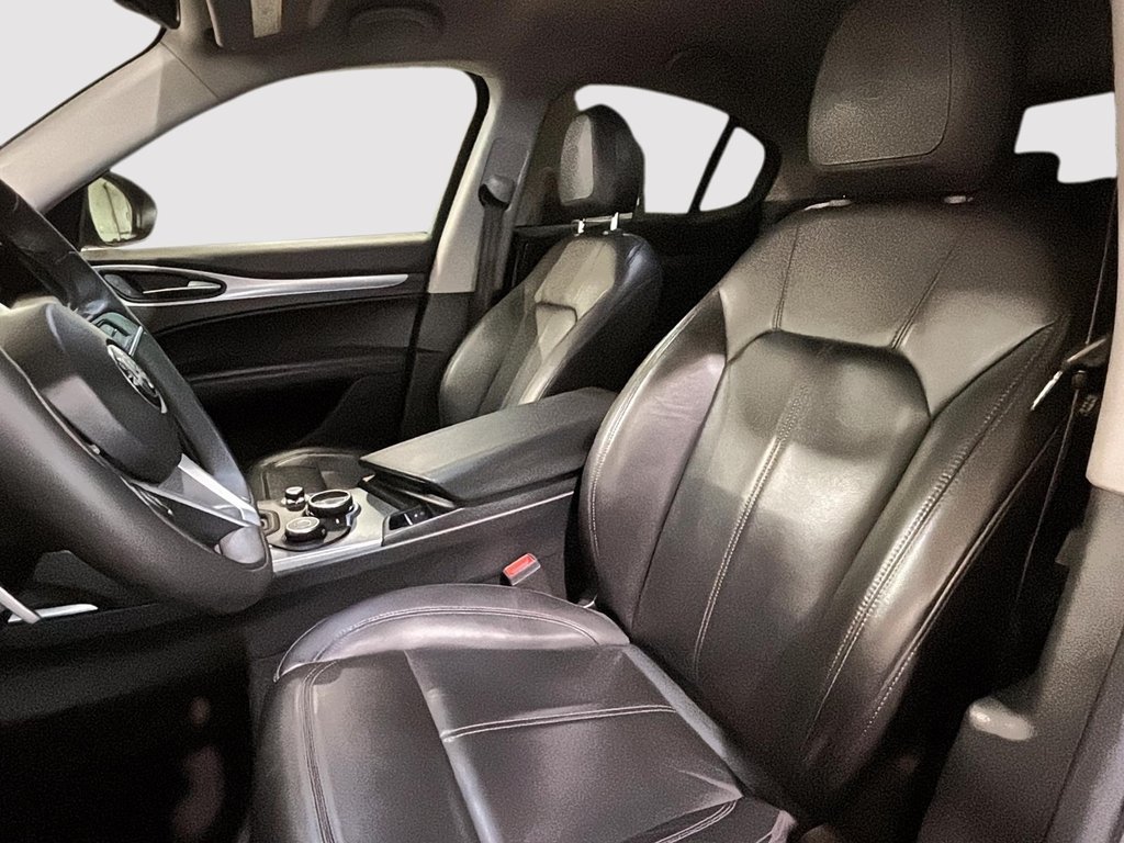 2018 Alfa Romeo Stelvio SPORT Q4 GPS CAMERA SIEGES CHAUFFANTS in Montréal, Quebec - 15 - w1024h768px