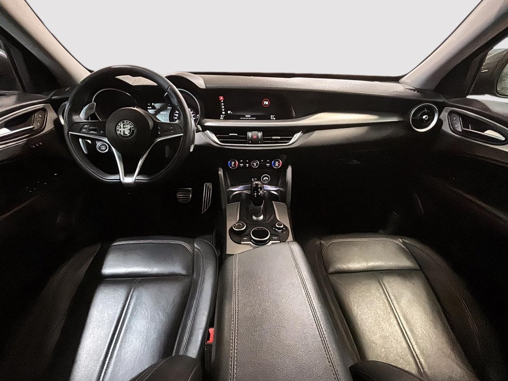2018 Alfa Romeo Stelvio SPORT Q4 GPS CAMERA SIEGES CHAUFFANTS in Montréal, Quebec - 19 - w1024h768px