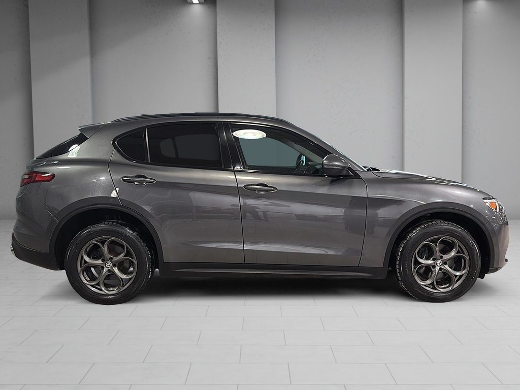 2018 Alfa Romeo Stelvio SPORT Q4 GPS CAMERA SIEGES CHAUFFANTS in Montréal, Quebec - 11 - w1024h768px
