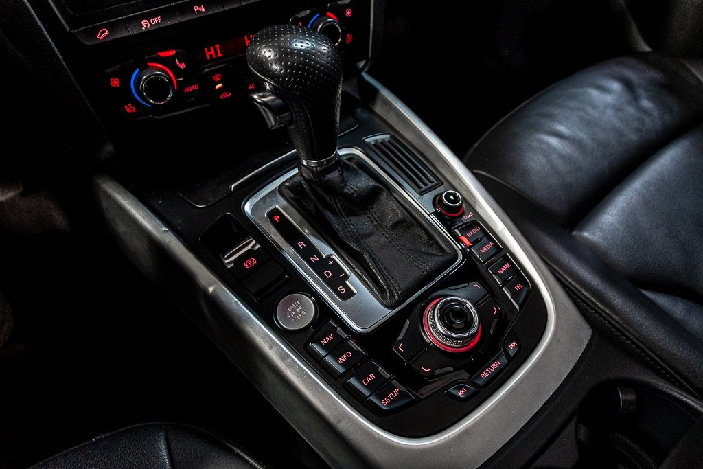 Audi Q5 2.0L PREMIUM AWD SIÈGES CHAUFFANTS CUIR MAGS 2011 à Montréal, Québec - 31 - w1024h768px