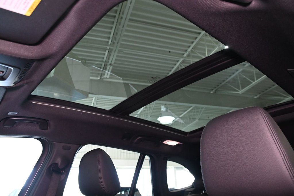 2017 BMW X1 XDRIVE28i TOIT PANORAMIQUE CUIR CAMERA in Montréal, Quebec - 23 - w1024h768px