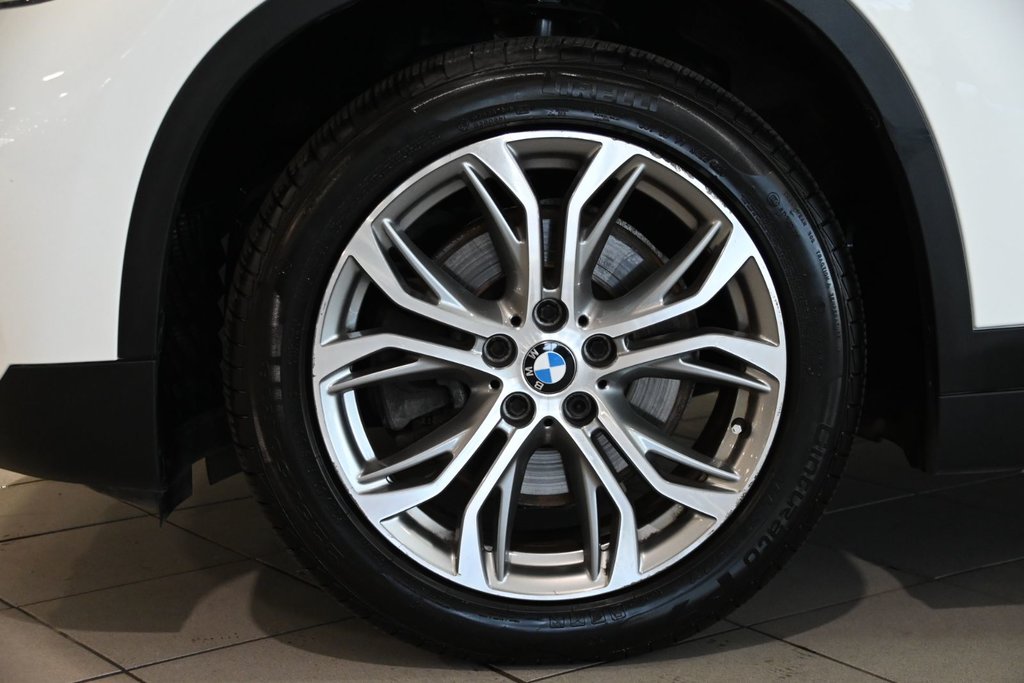2017 BMW X1 XDRIVE28i TOIT PANORAMIQUE CUIR CAMERA in Montréal, Quebec - 9 - w1024h768px