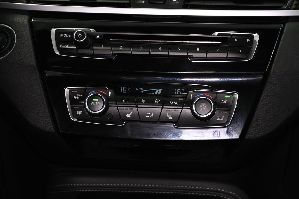2017 BMW X1 XDRIVE28i TOIT PANORAMIQUE CUIR CAMERA in Montréal, Quebec - 39 - w1024h768px