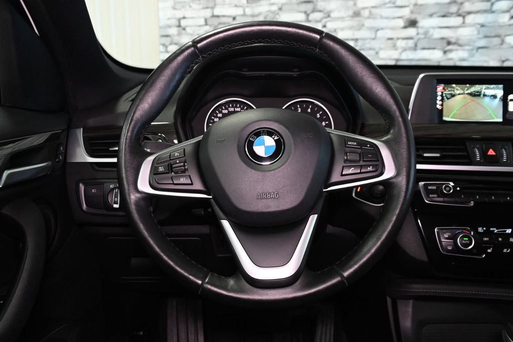 2017 BMW X1 XDRIVE28i TOIT PANORAMIQUE CUIR CAMERA in Montréal, Quebec - 33 - w1024h768px