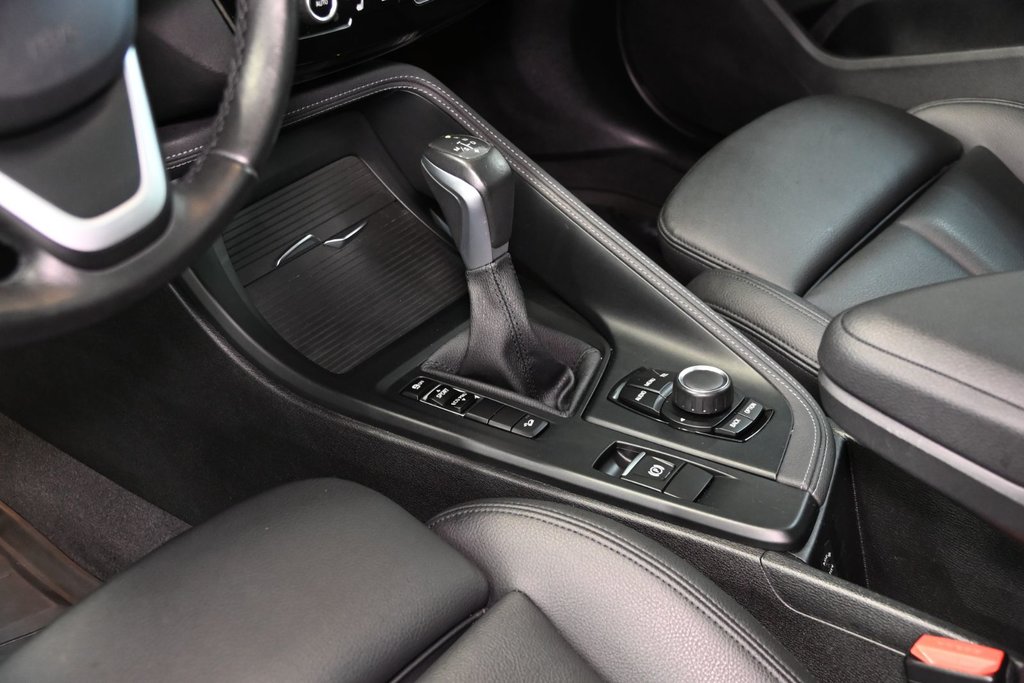 2017 BMW X1 XDRIVE28i TOIT PANORAMIQUE CUIR CAMERA in Montréal, Quebec - 21 - w1024h768px