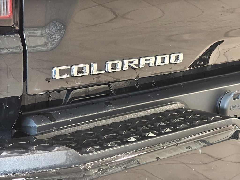 2024 Chevrolet Colorado 4WD Z71 GPS CUIR CHAUFFANTS MAGS CAMERA in Montréal, Quebec - 8 - w1024h768px