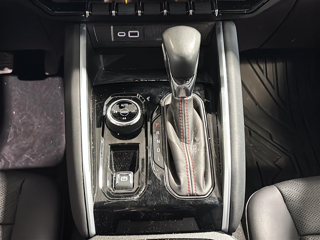 2024 Chevrolet Colorado 4WD Z71 GPS CUIR CHAUFFANTS MAGS CAMERA in Montréal, Quebec - 18 - w1024h768px