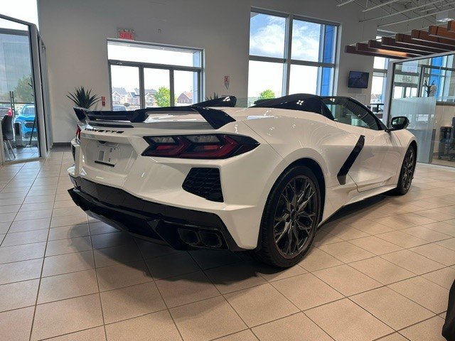 2024 Chevrolet Corvette STINGRAY 3LT in Montréal, Quebec - 13 - w1024h768px