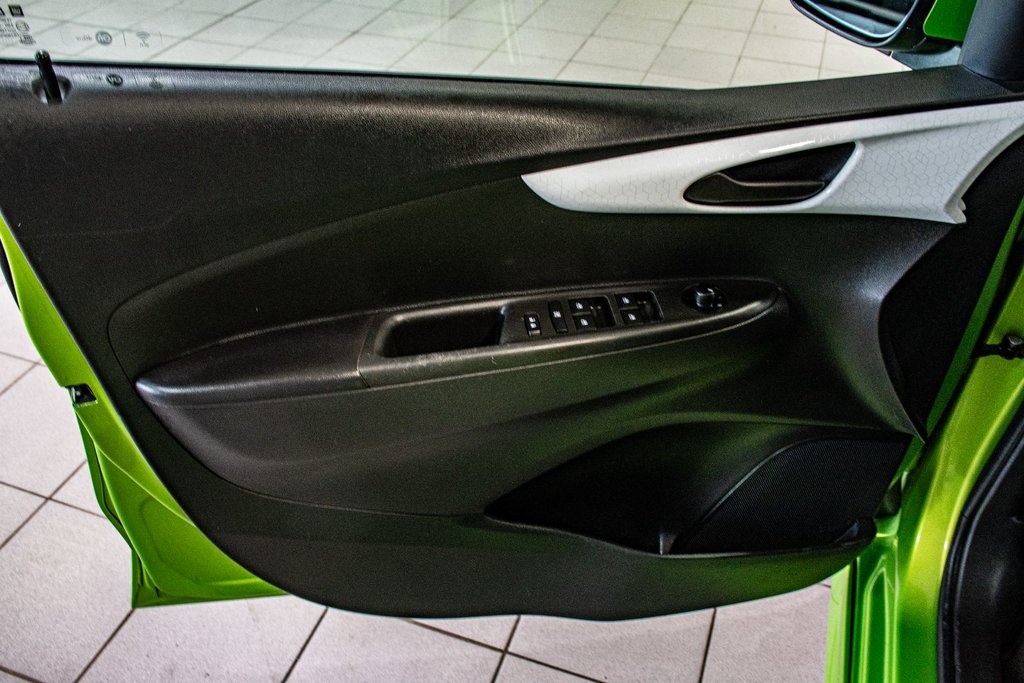2016 Chevrolet Spark LT CAMERA BLUETOOTH CRUISE GROUPE ELECTRIQUE ECO in Montréal, Quebec - 18 - w1024h768px