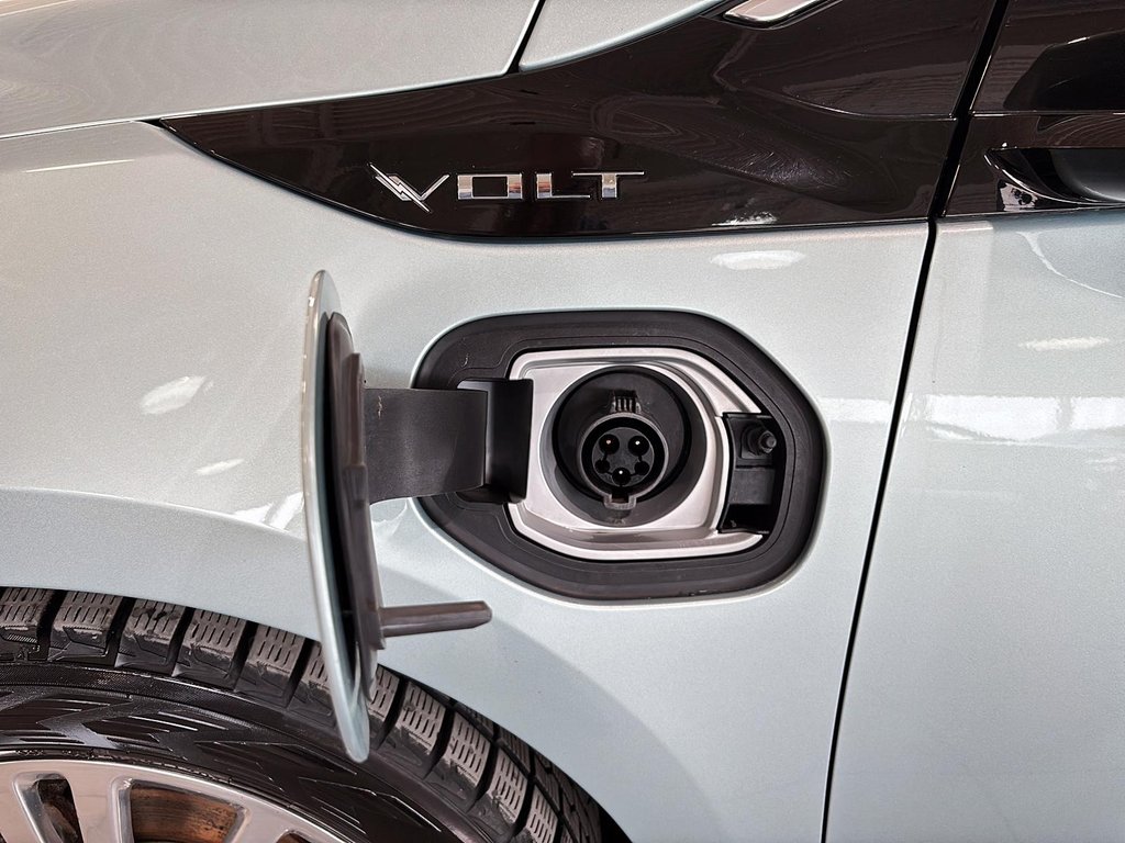 2018 Chevrolet Volt LT VOLANT CHAUFFANT CUIR CAMERA SIEGES CHAUFFANTS in Montréal, Quebec - 8 - w1024h768px