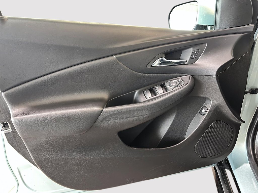 2018 Chevrolet Volt LT VOLANT CHAUFFANT CUIR CAMERA SIEGES CHAUFFANTS in Montréal, Quebec - 11 - w1024h768px