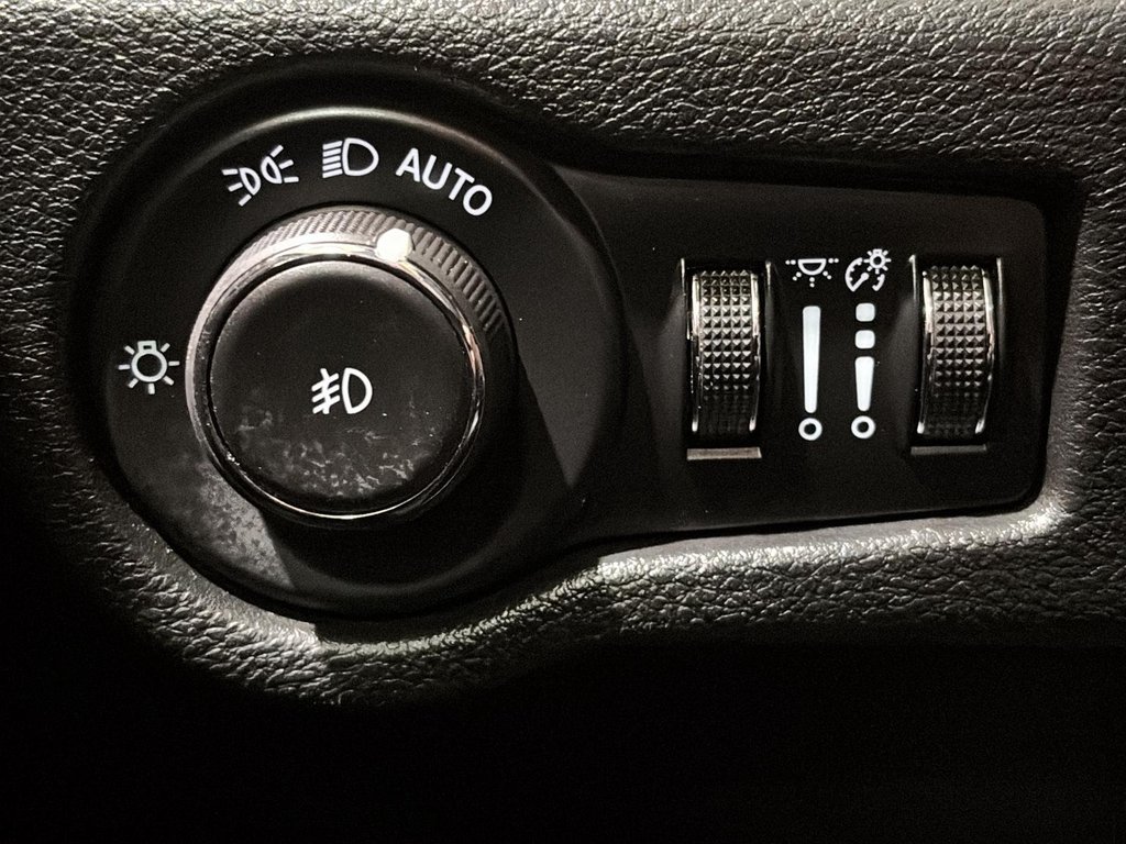 2024 Chrysler Pacifica S APPEARANCE TOURING L CUIR TOIT CAM GPS in Montréal, Quebec - 30 - w1024h768px