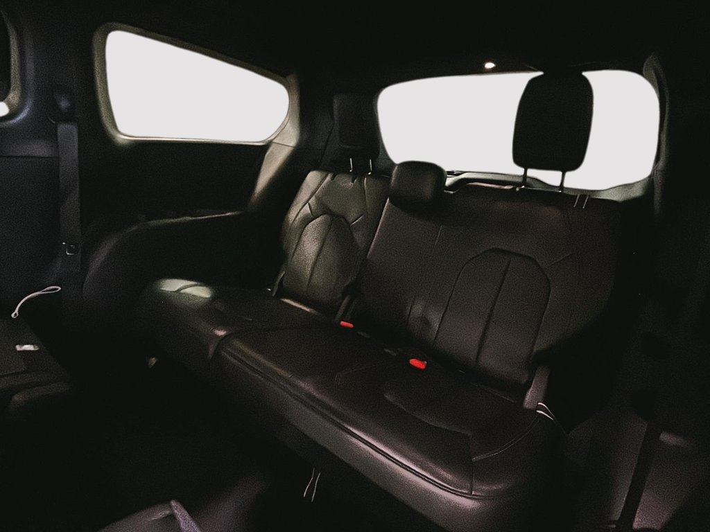 2024 Chrysler Pacifica S APPEARANCE TOURING L CUIR TOIT CAM GPS in Montréal, Quebec - 18 - w1024h768px