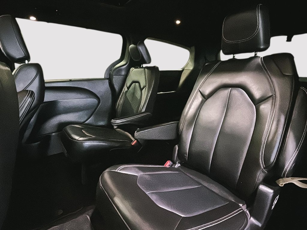2024 Chrysler Pacifica S APPEARANCE TOURING L CUIR TOIT CAM GPS in Montréal, Quebec - 17 - w1024h768px
