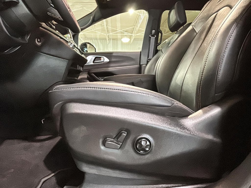 2024 Chrysler Pacifica S APPEARANCE TOURING L CUIR TOIT CAM GPS in Montréal, Quebec - 16 - w1024h768px