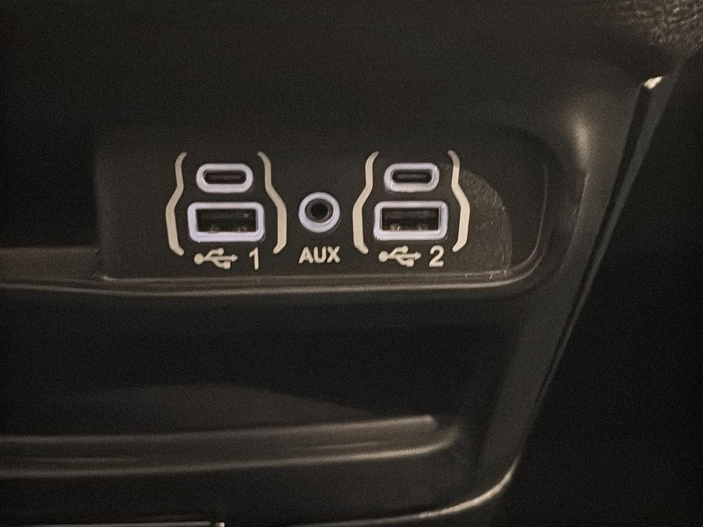 2024 Chrysler Pacifica S APPEARANCE TOURING L CUIR TOIT CAM GPS in Montréal, Quebec - 29 - w1024h768px