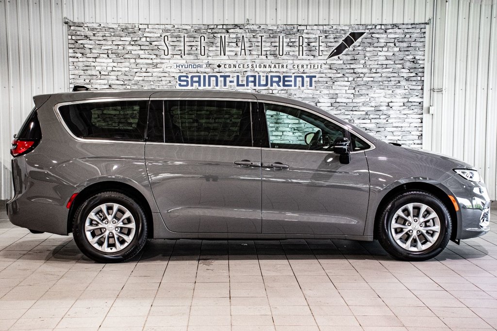 Chrysler Pacifica Select 2025 à Montréal, Québec - 7 - w1024h768px