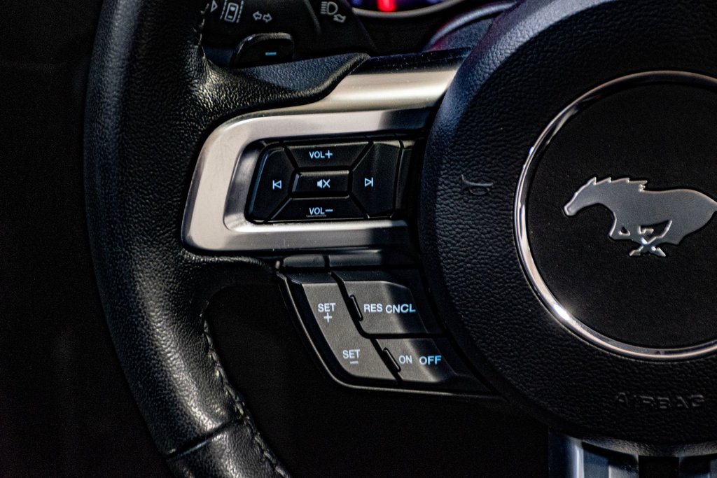 2021 Ford Mustang CONVERTIBLE ECOBOOST CARPLAY CAMERA SUPER BAS KM in Montréal, Quebec - 26 - w1024h768px