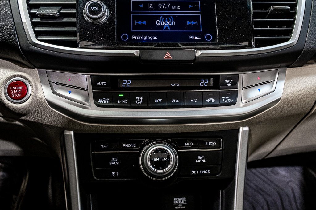 Honda Accord Sedan TOURING CUIR TOIT NAVI CAMERA KEYLESS 2014 à Montréal, Québec - 30 - w1024h768px
