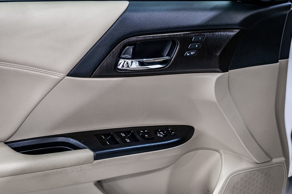 Honda Accord Sedan TOURING CUIR TOIT NAVI CAMERA KEYLESS 2014 à Montréal, Québec - 17 - w1024h768px