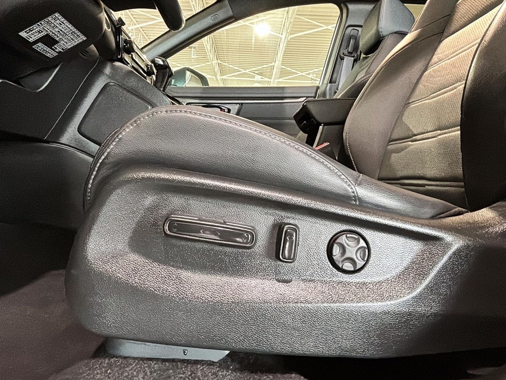 Honda CR-V TOURING BLACK EDITION AWD TOIT CUIR CHAUFFANTS GPS 2020 à Montréal, Québec - 17 - w1024h768px