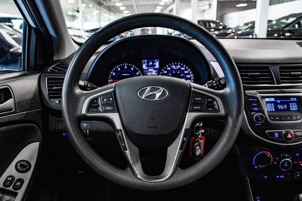 2016 Hyundai Accent GLS TOIT GRP ELECTRIQUE BLUETOOTH CRUISE CONTROL in Montréal, Quebec - 34 - w1024h768px