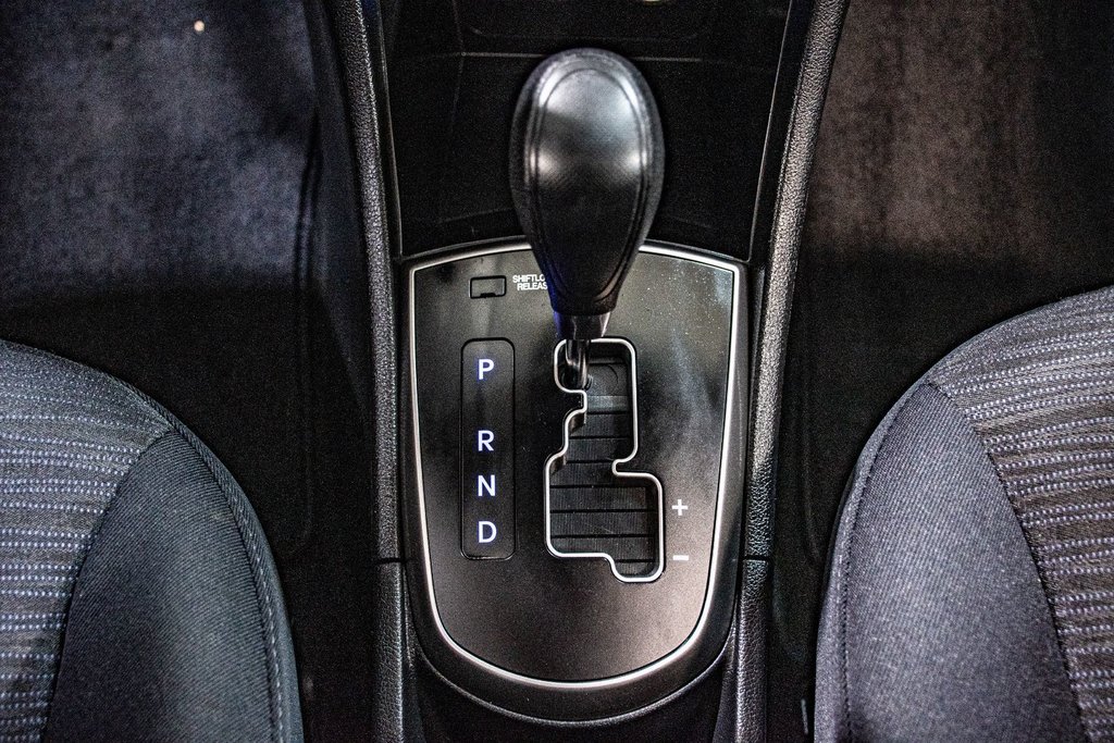 2016 Hyundai Accent GLS TOIT GRP ELECTRIQUE BLUETOOTH CRUISE CONTROL in Montréal, Quebec - 30 - w1024h768px